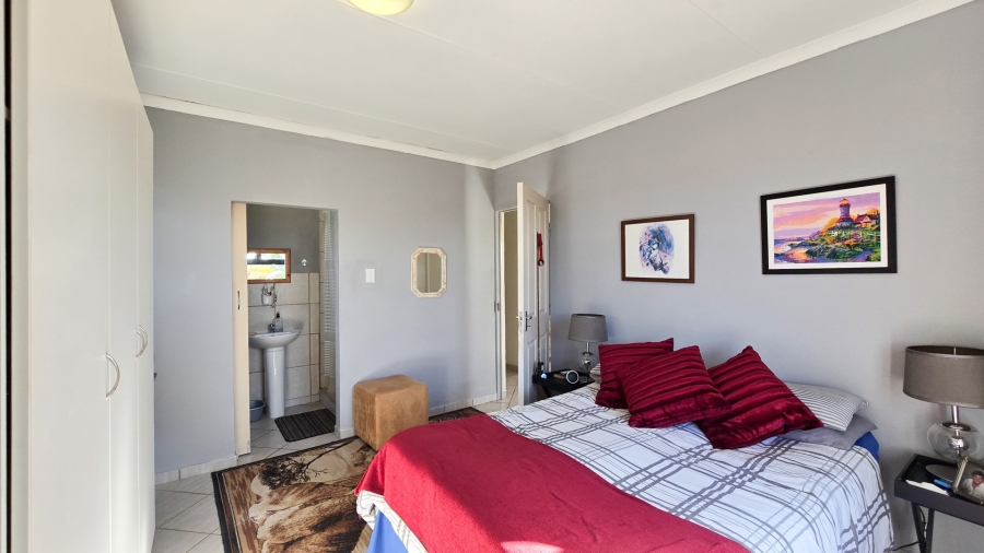 3 Bedroom Property for Sale in Kidds Beach Eastern Cape